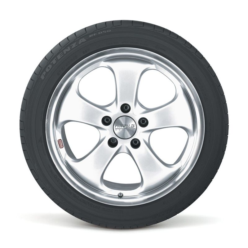 Potenza RE050A | Sports Car Tires with Impressive Handling